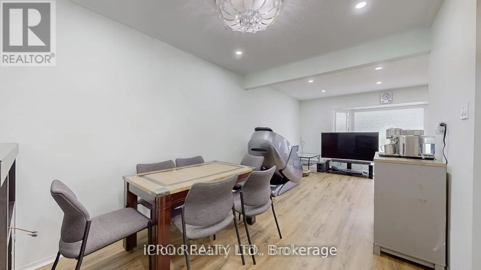19 FLAMINGO CRESCENT