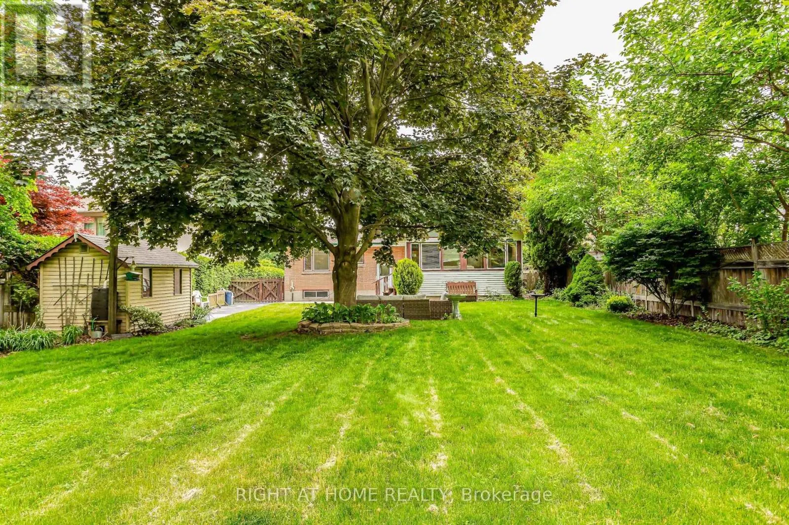 411 MAPLEHURST AVENUE