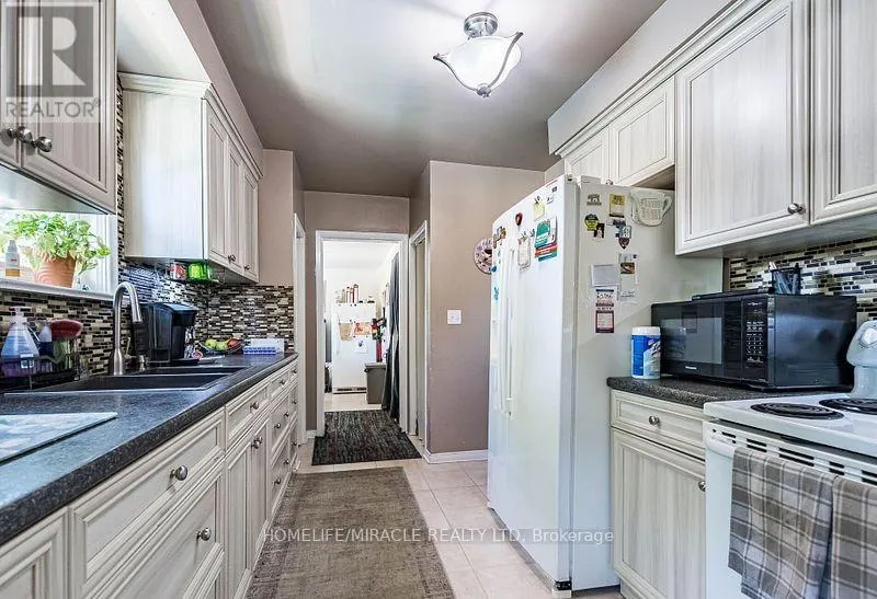 9 CRESTVIEW AVENUE