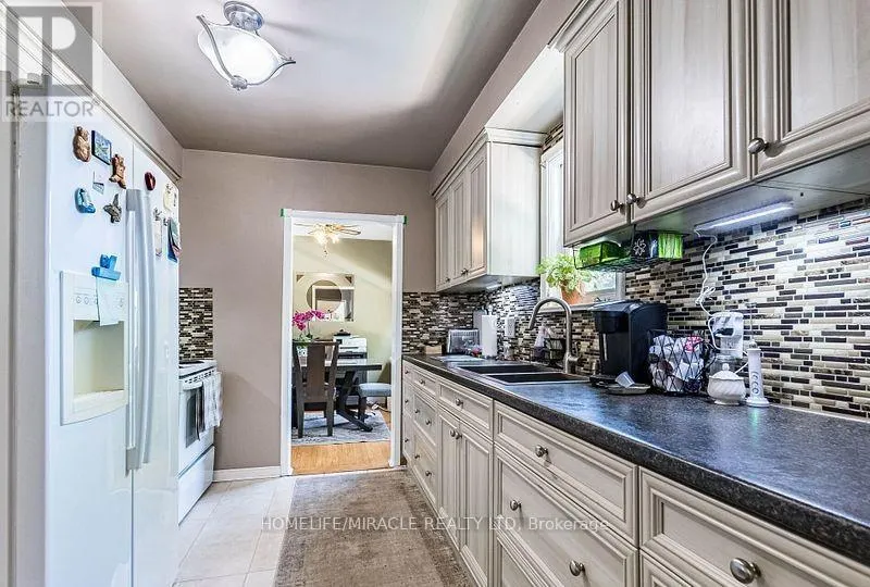 9 CRESTVIEW AVENUE