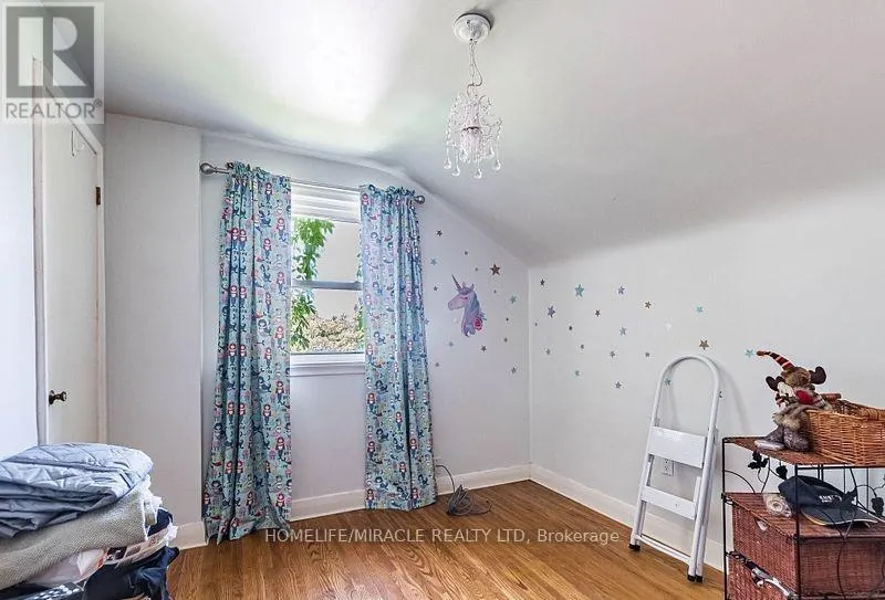 9 CRESTVIEW AVENUE