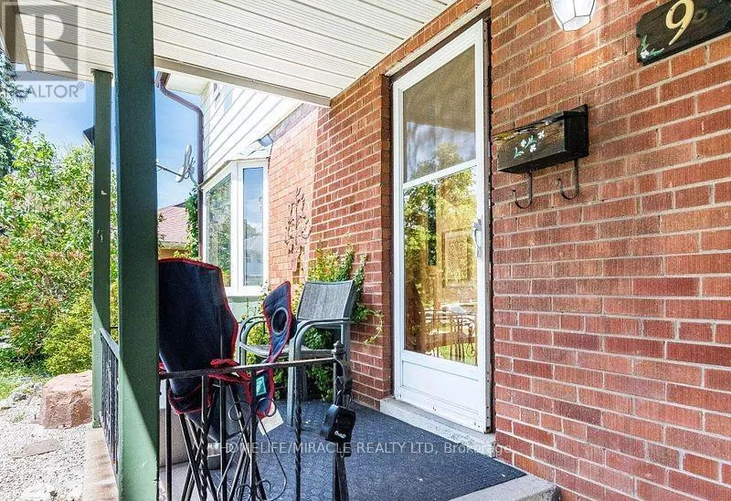 9 CRESTVIEW AVENUE