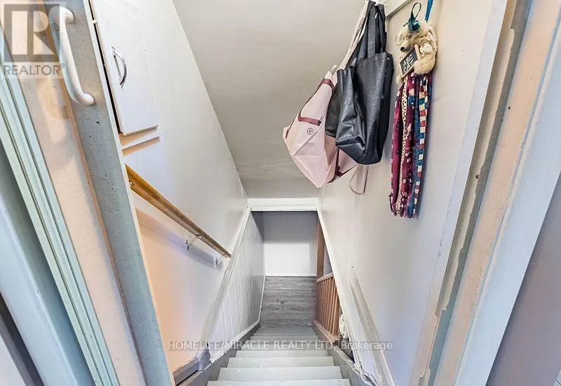 9 CRESTVIEW AVENUE