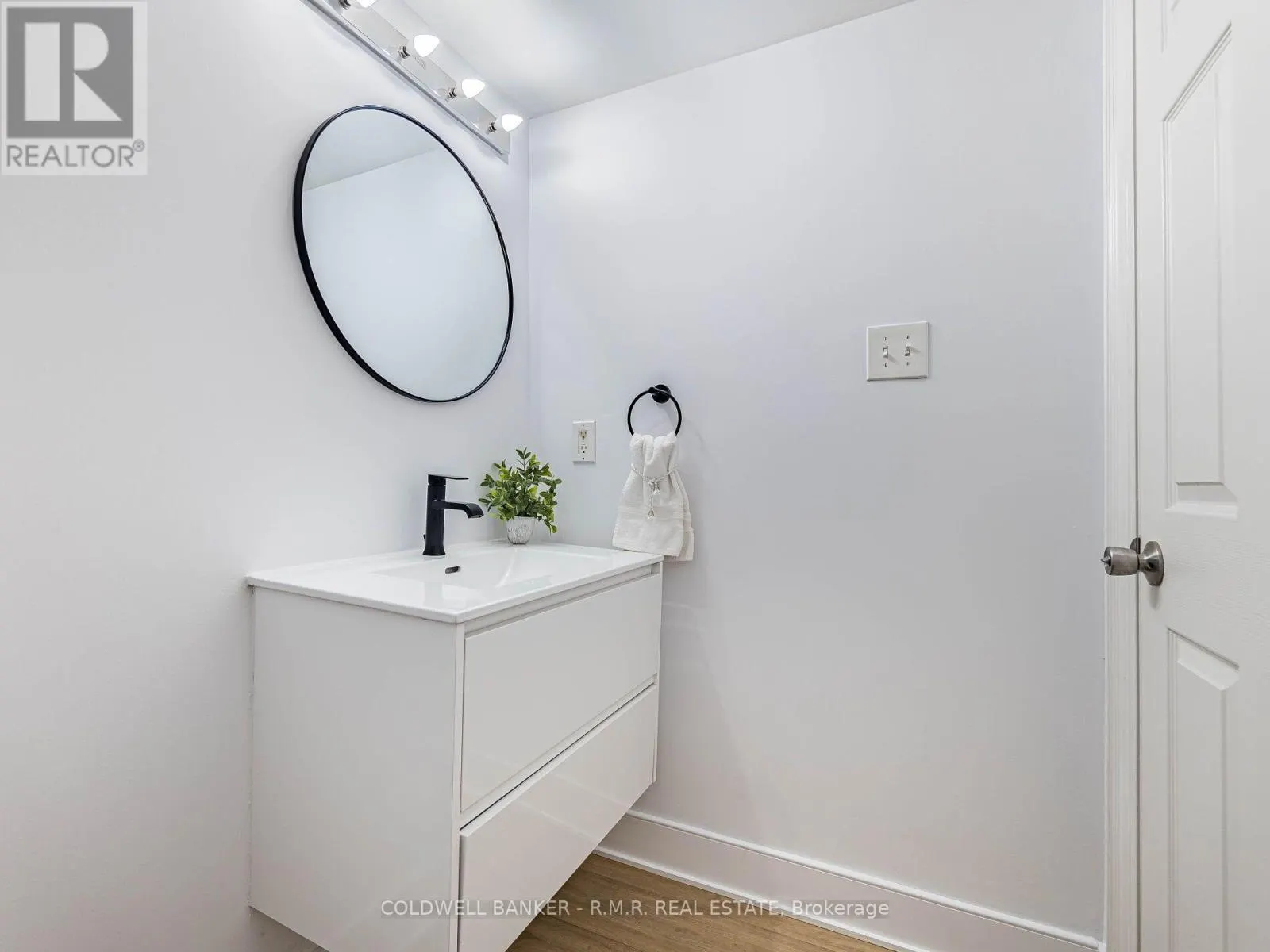 2020 - 125 GEORGE APPLETON WAY, #2020