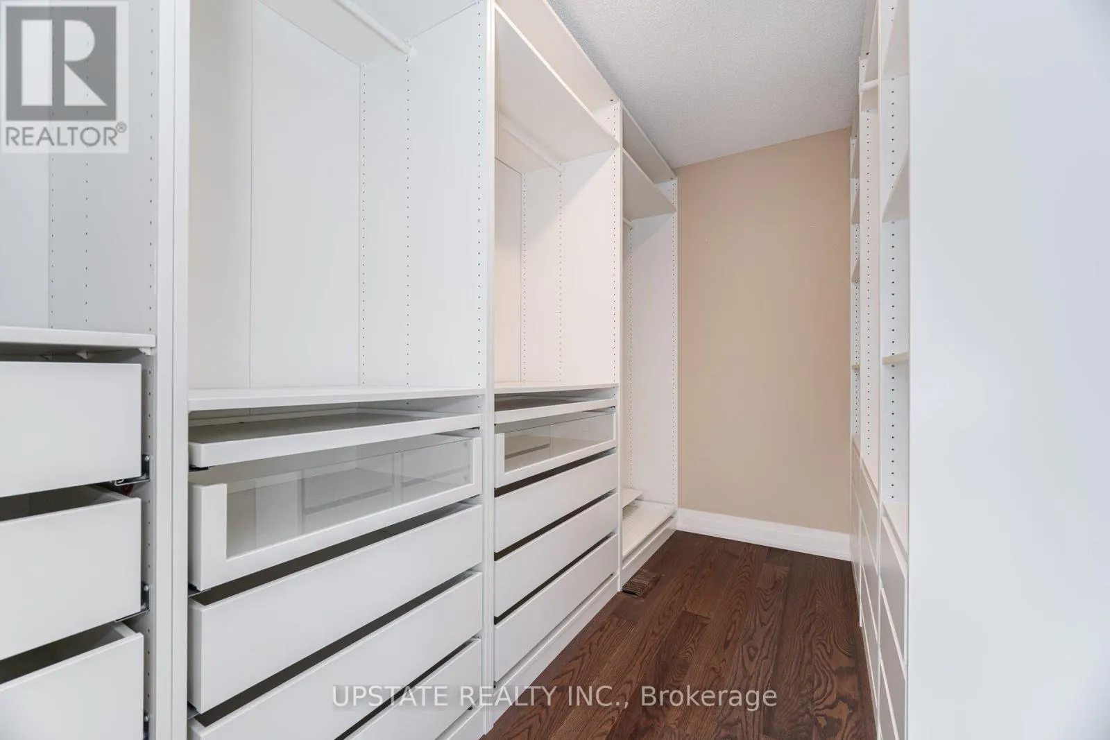 99 KENPARK AVENUE