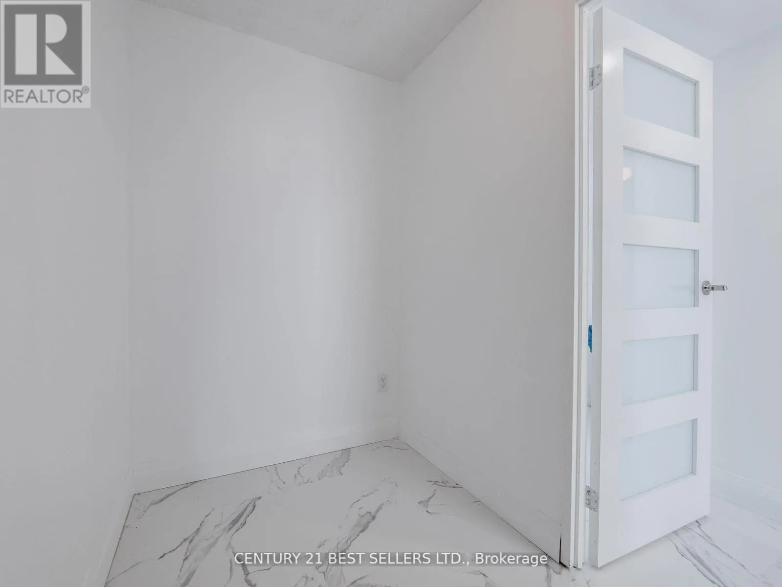 601 - 3650 KANEFF CRESCENT