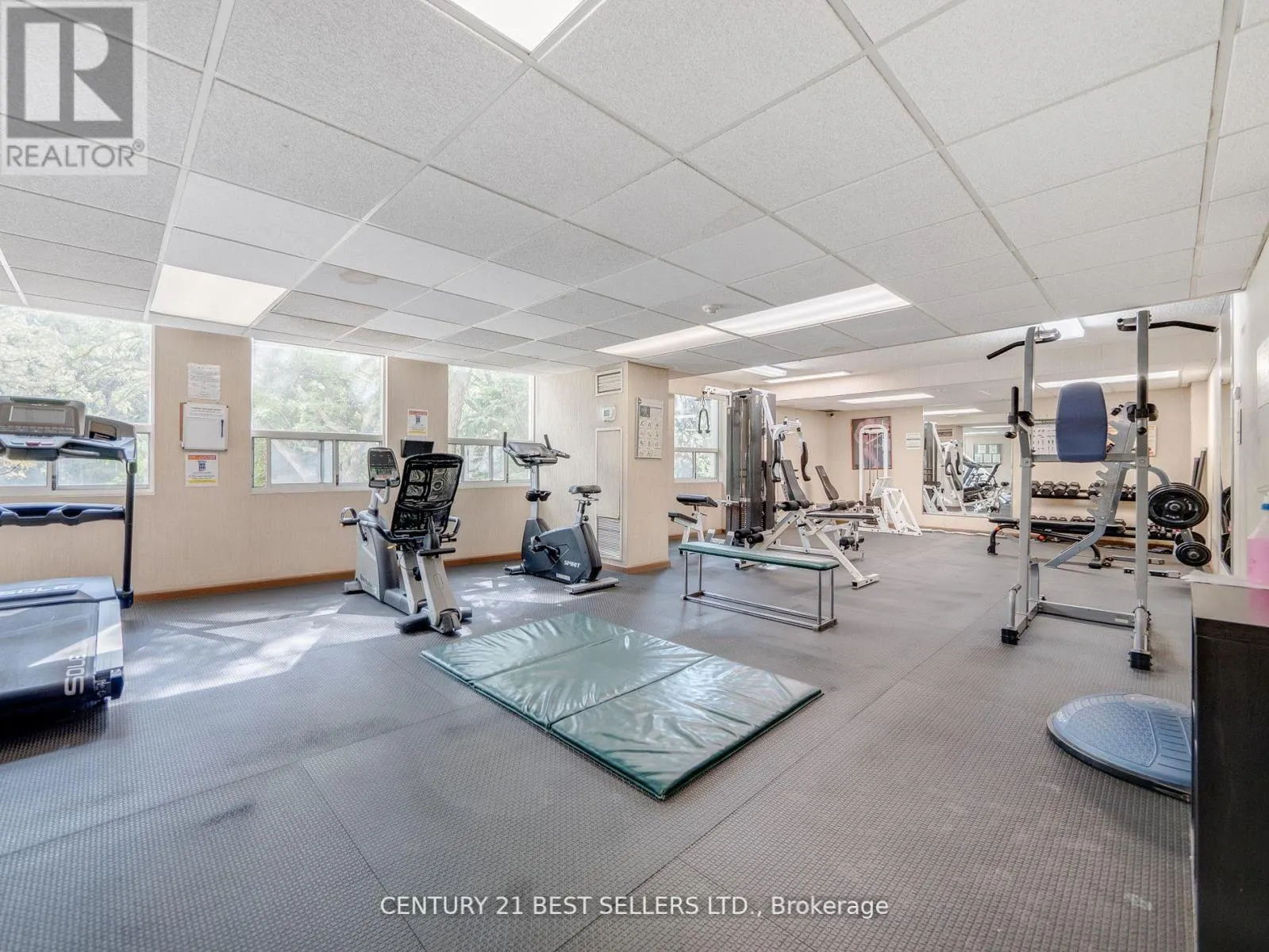 601 - 3650 KANEFF CRESCENT