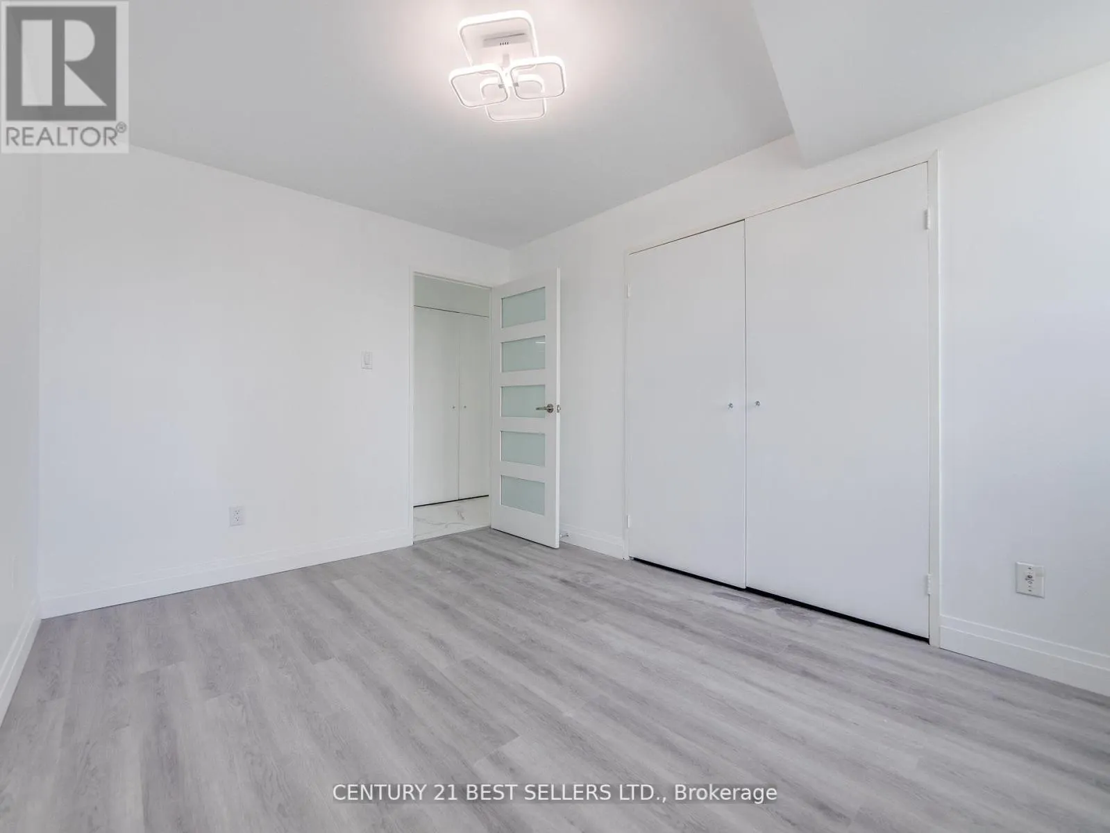 601 - 3650 KANEFF CRESCENT