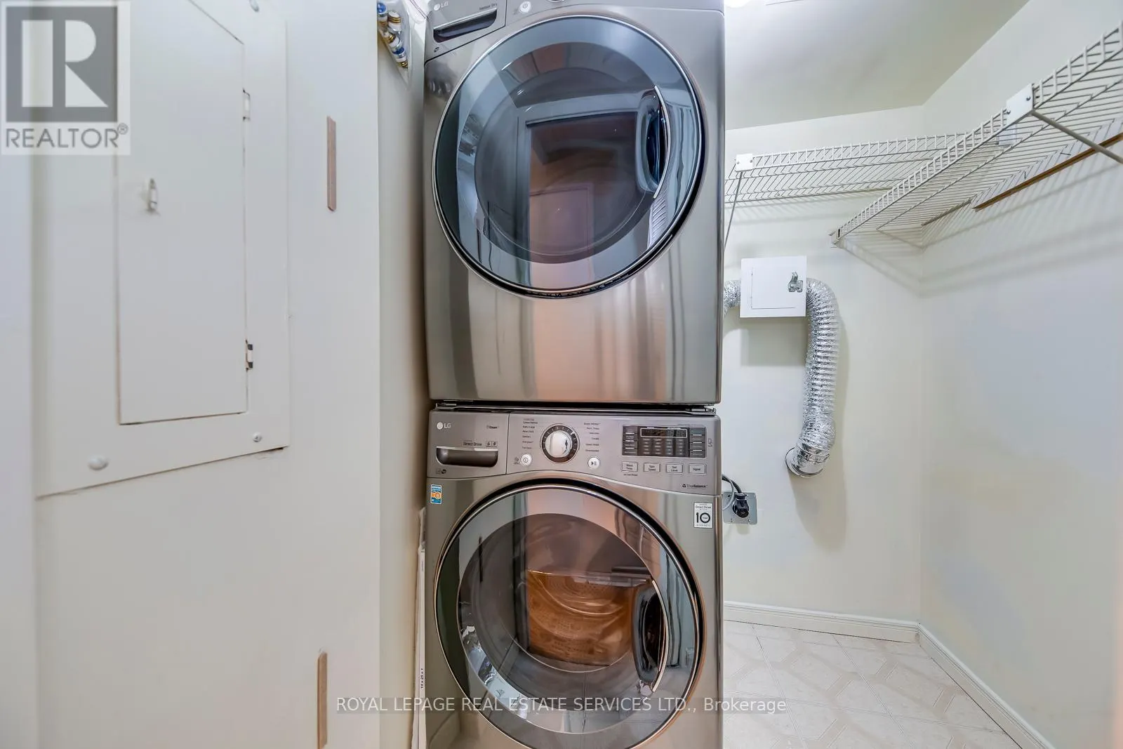 405 - 240 SCARLETT ROAD