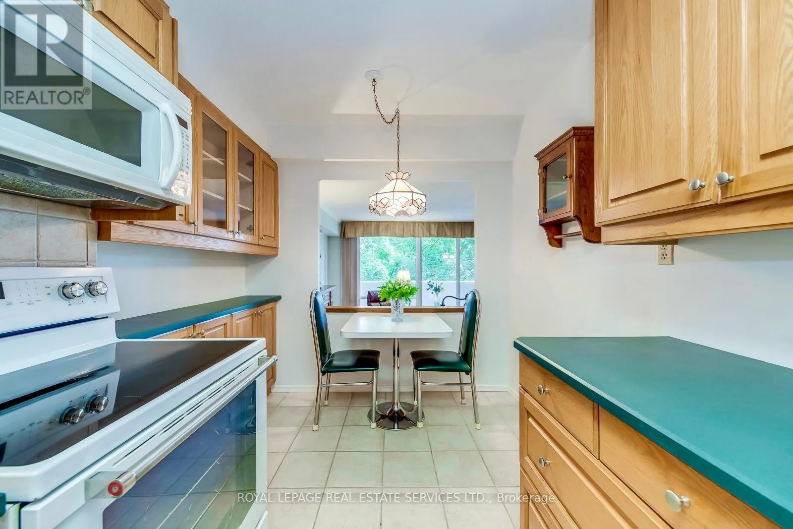 405 - 240 SCARLETT ROAD