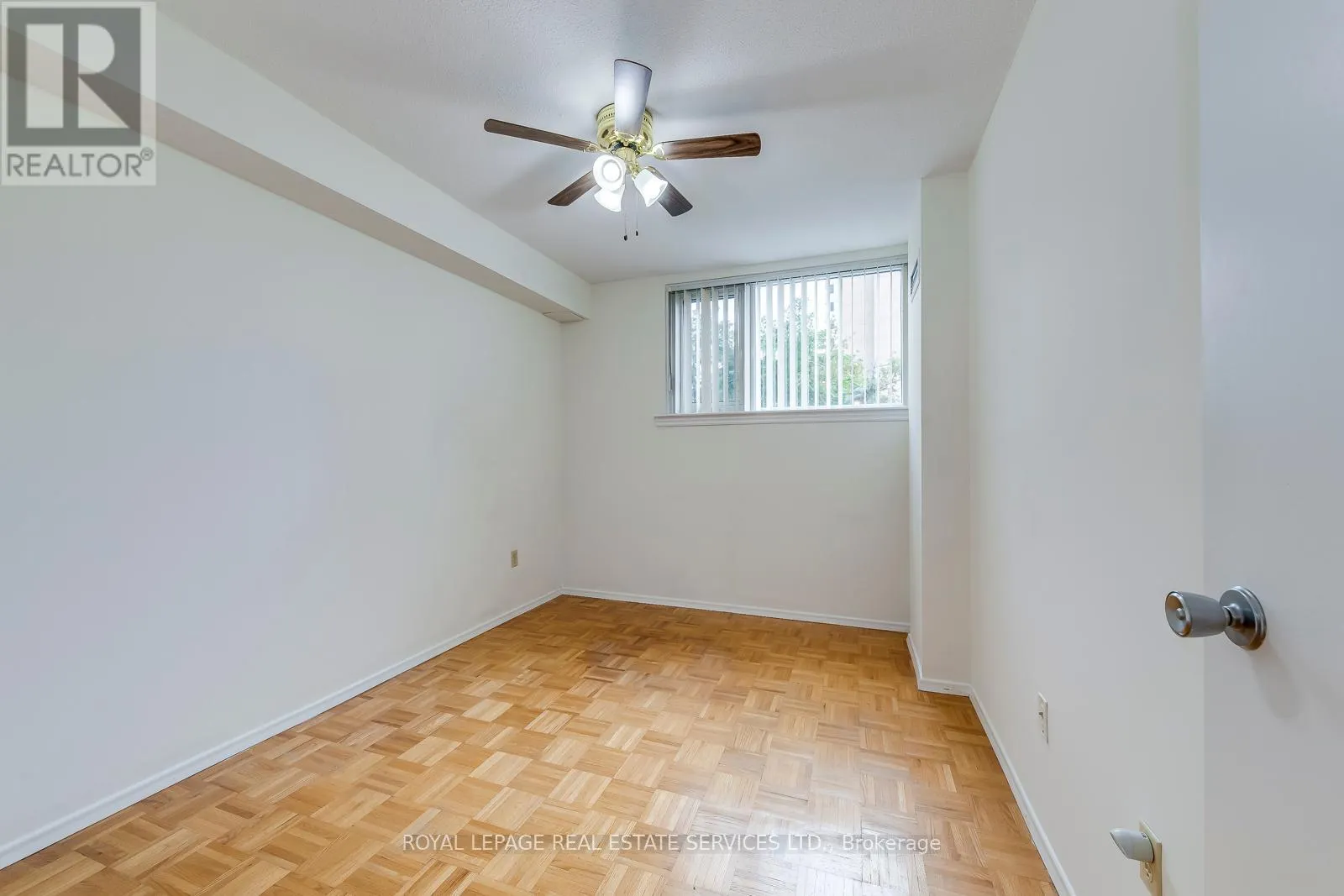 405 - 240 SCARLETT ROAD