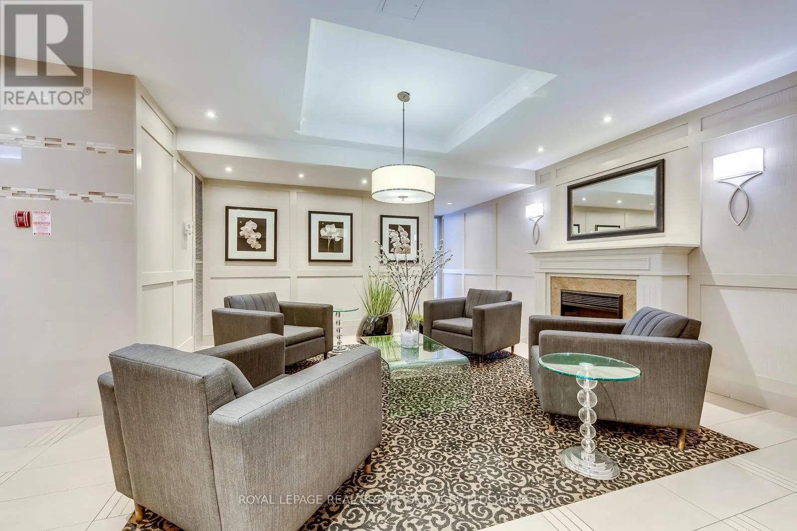 405 - 240 SCARLETT ROAD