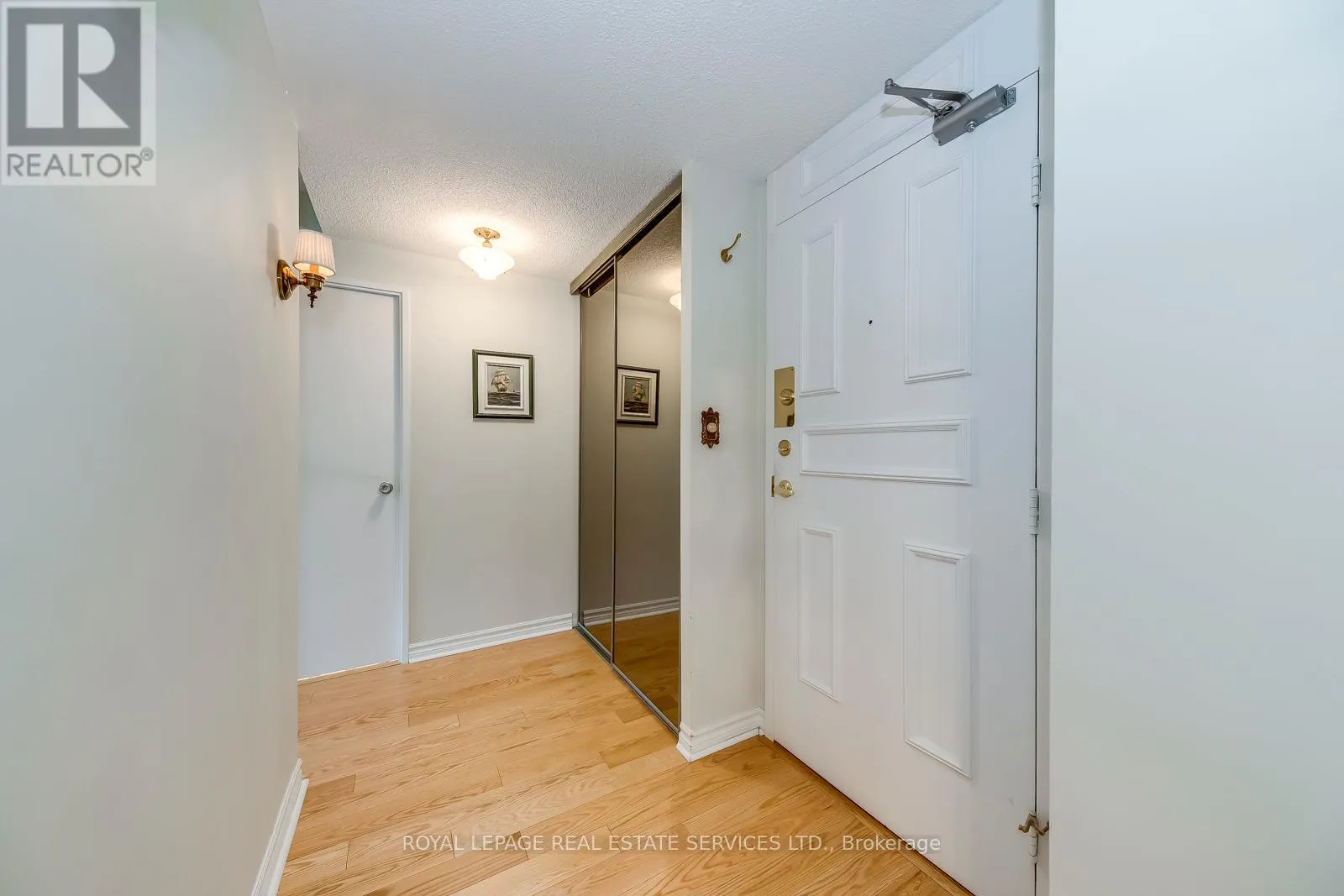 405 - 240 SCARLETT ROAD