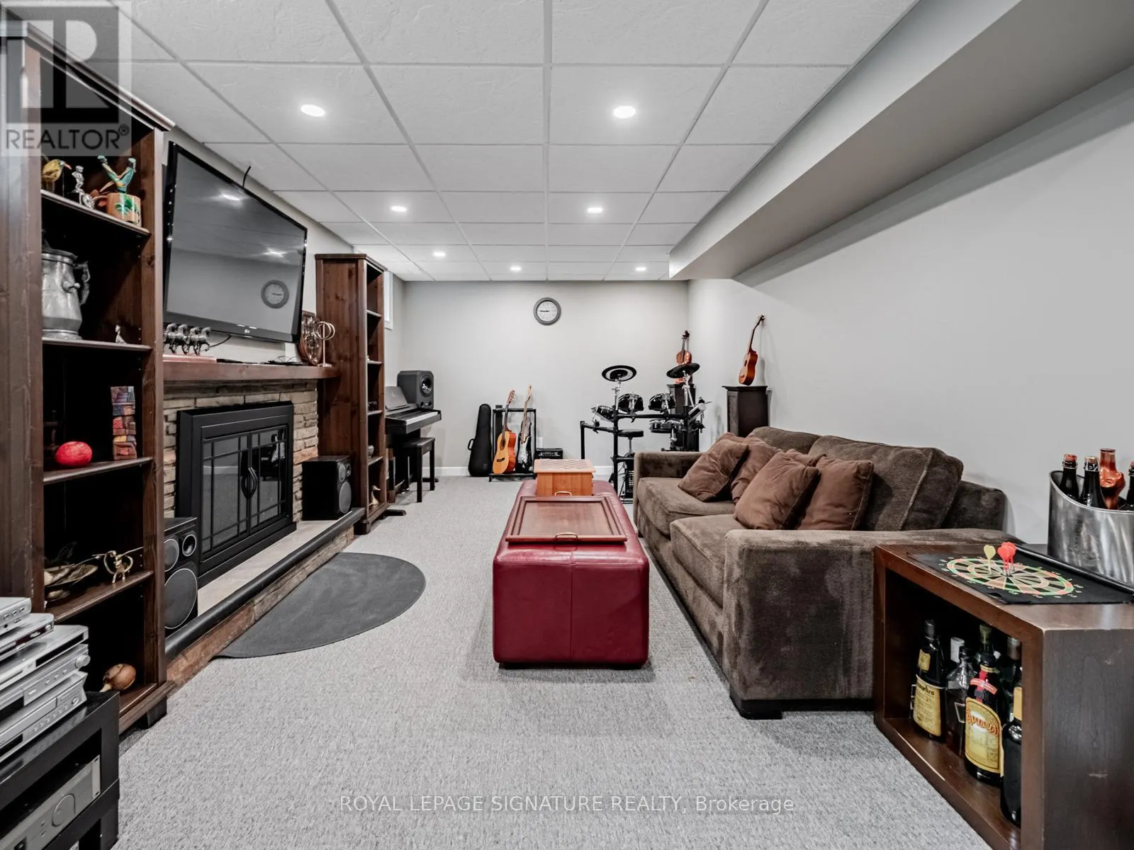 1081 PEARSON DRIVE