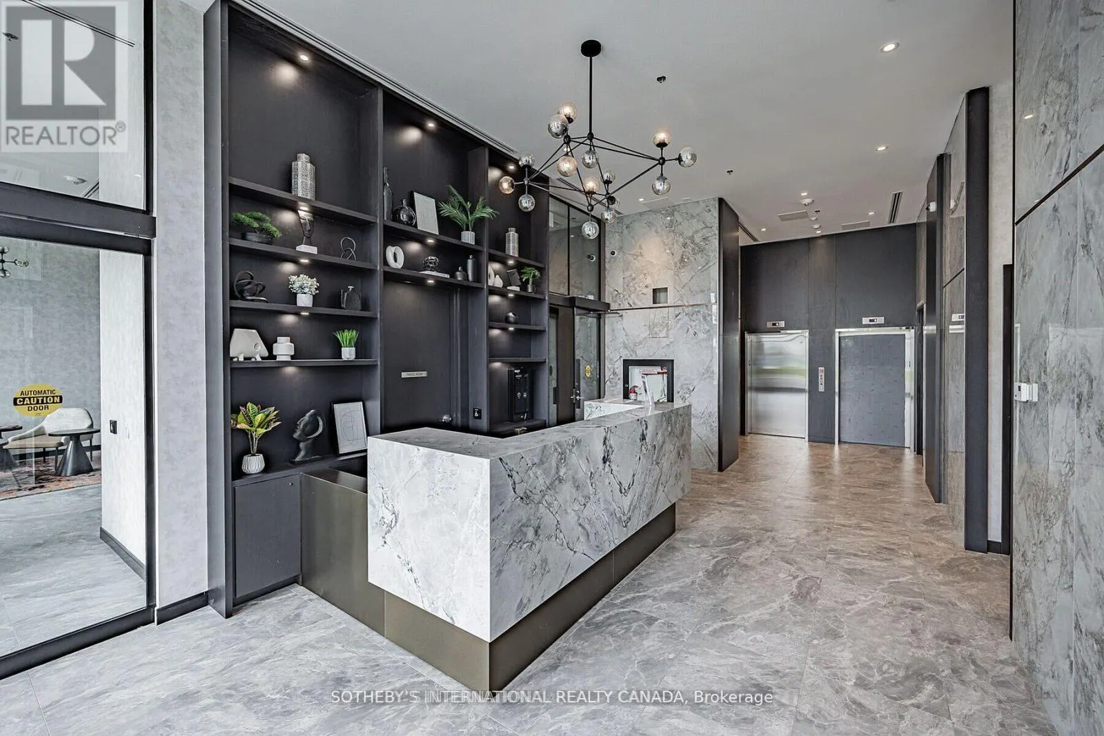 809 - 3005 PINE GLEN ROAD