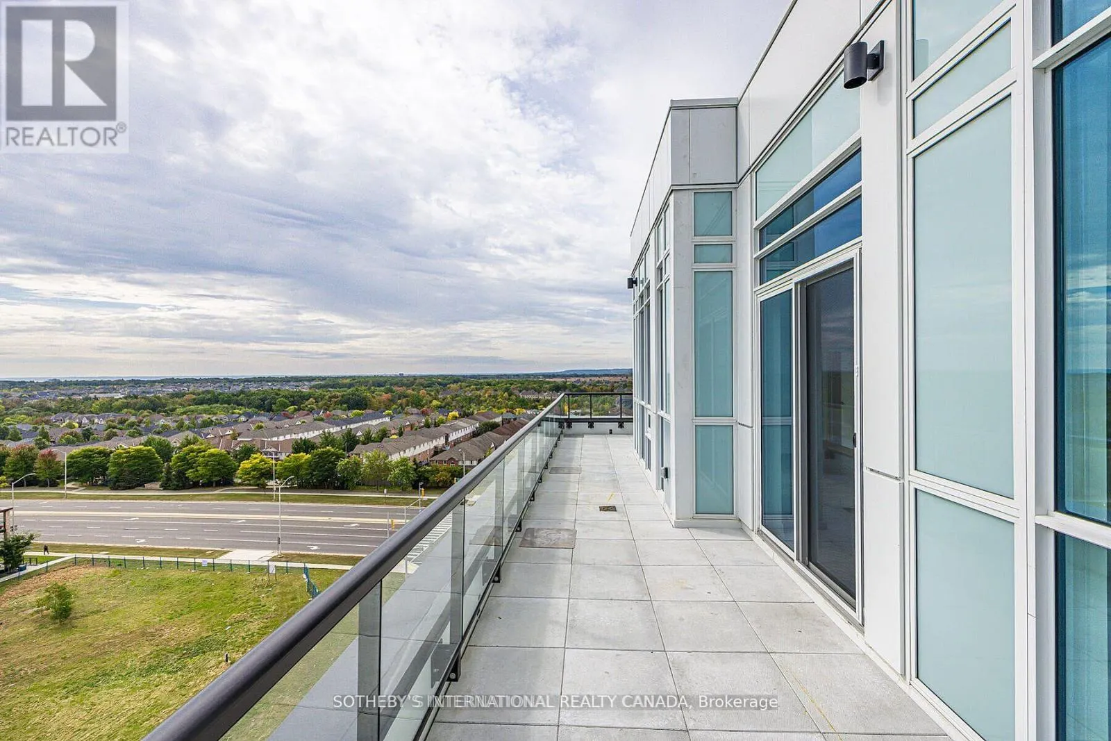 809 - 3005 PINE GLEN ROAD
