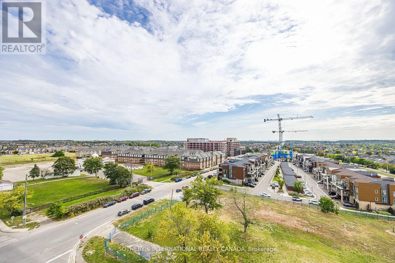 809 - 3005 PINE GLEN ROAD