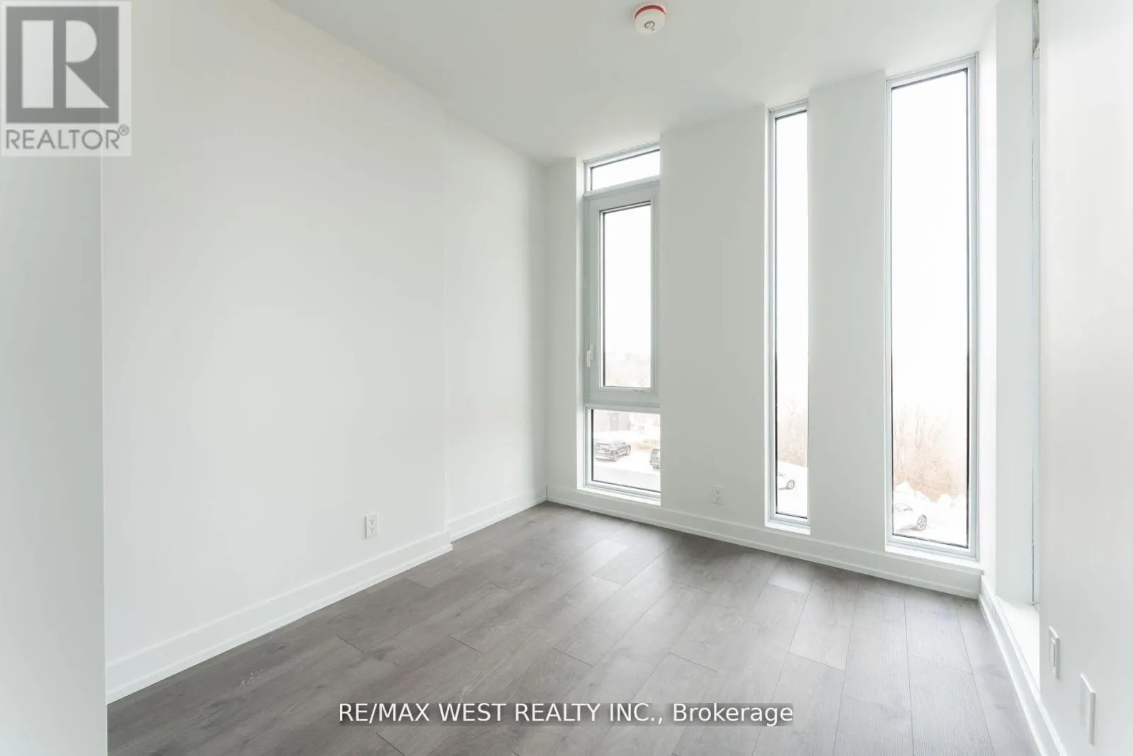 307 - 215 VETERANS DRIVE