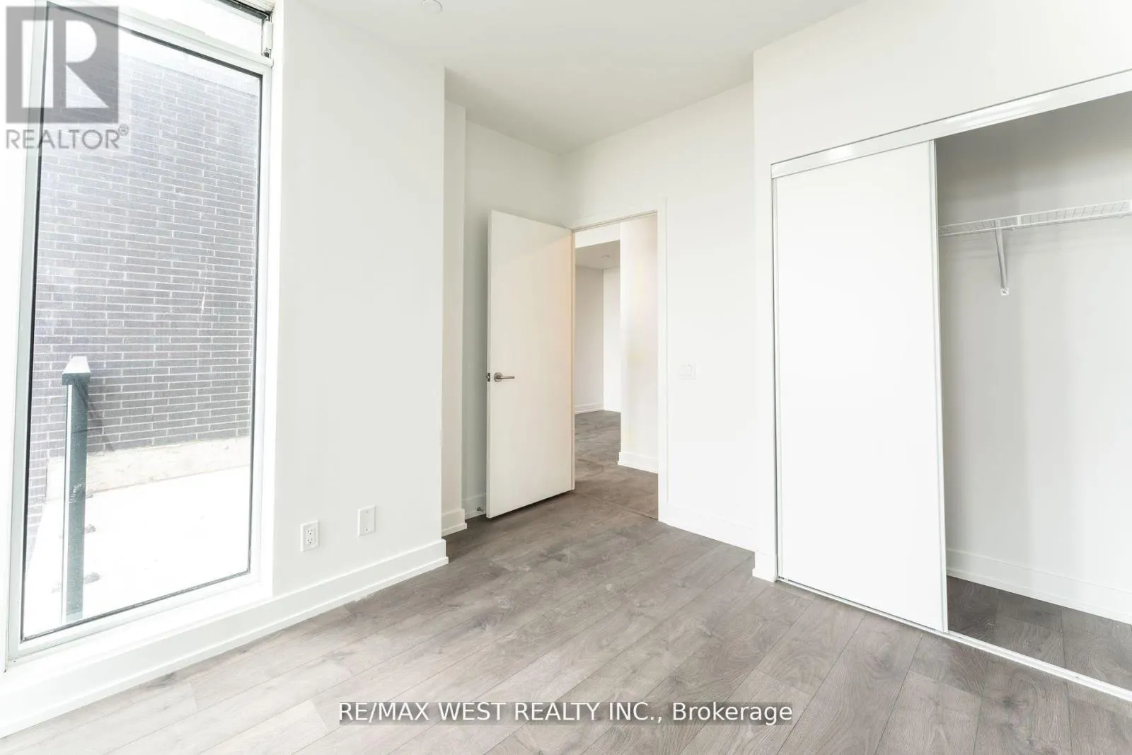 307 - 215 VETERANS DRIVE