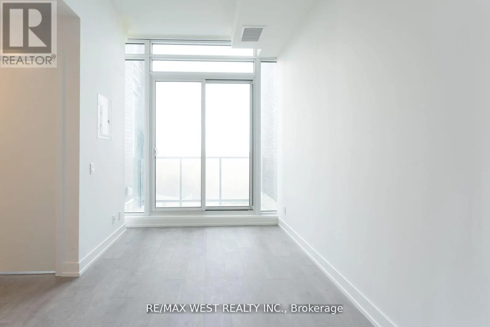 307 - 215 VETERANS DRIVE