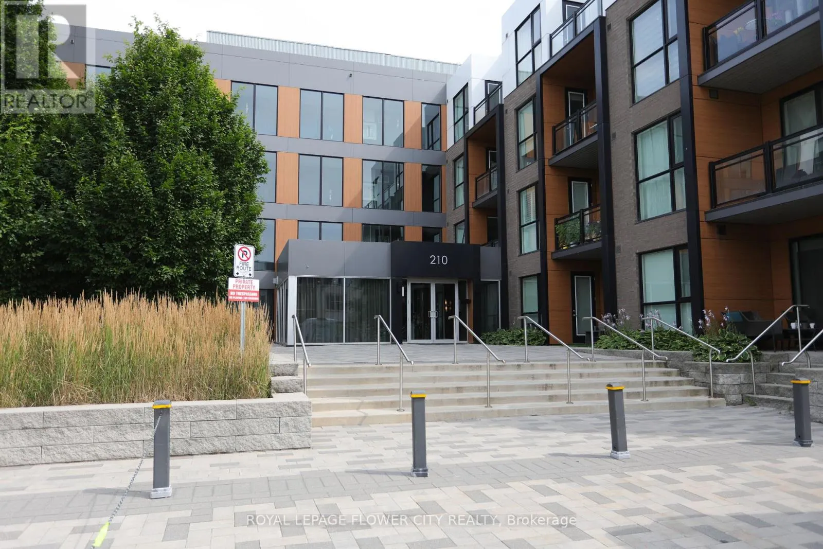 112 - 210 SABINA DRIVE