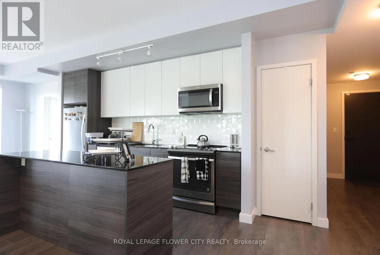 112 - 210 SABINA DRIVE