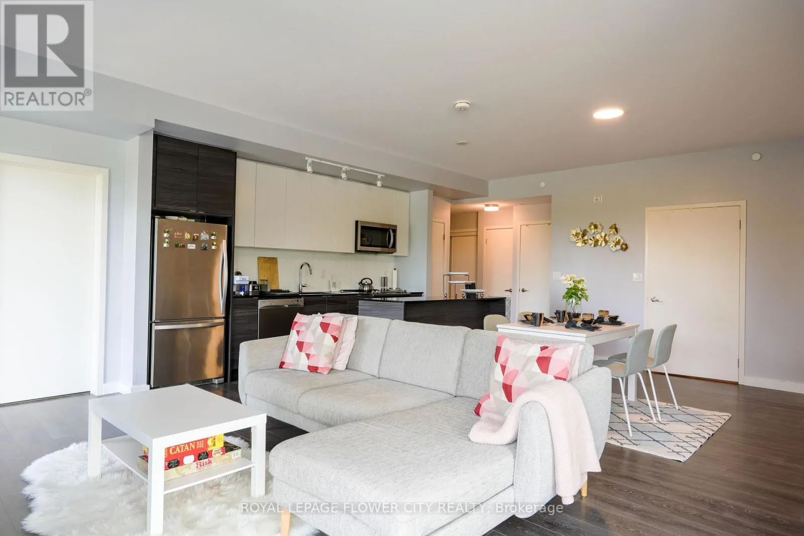 112 - 210 SABINA DRIVE