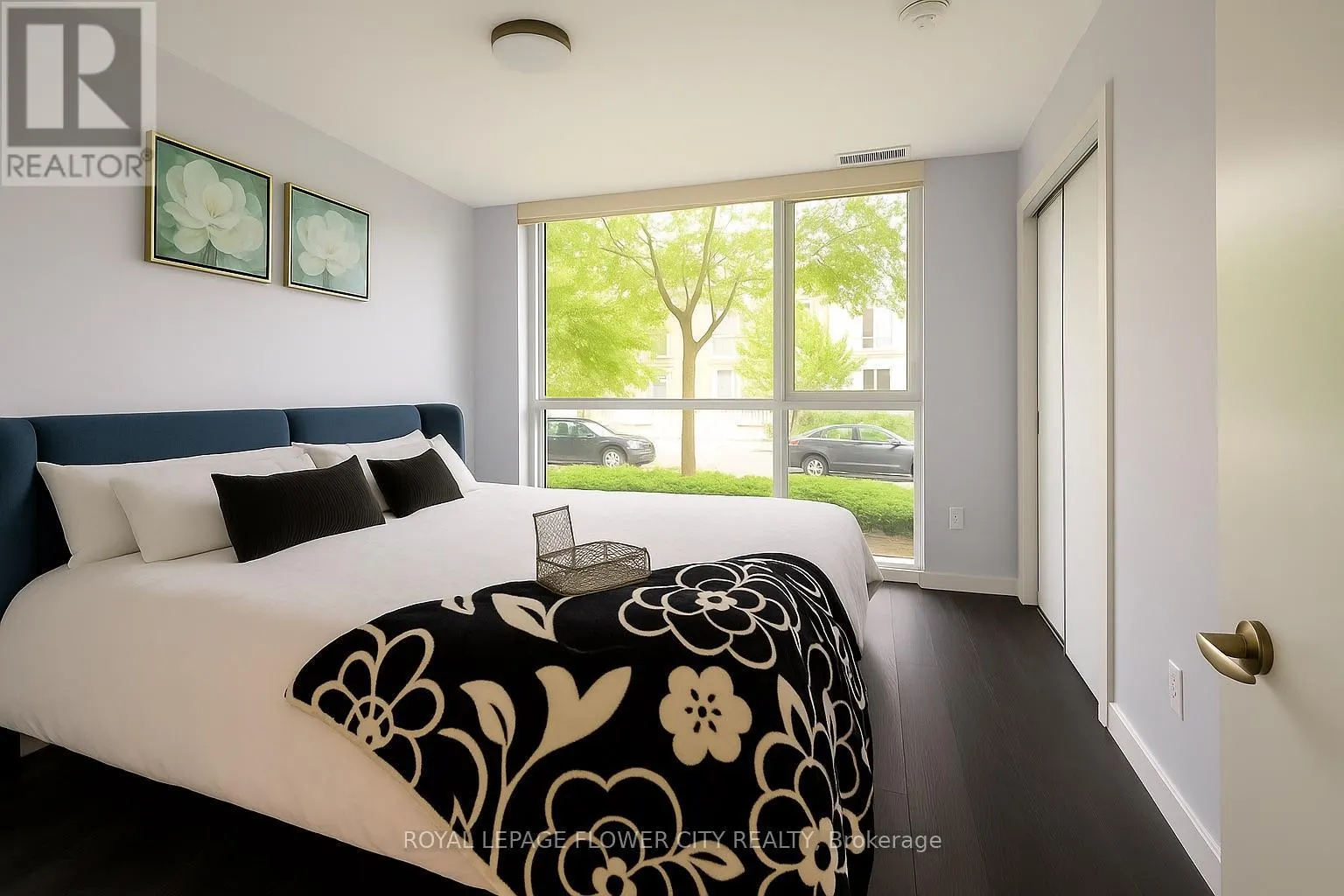 112 - 210 SABINA DRIVE