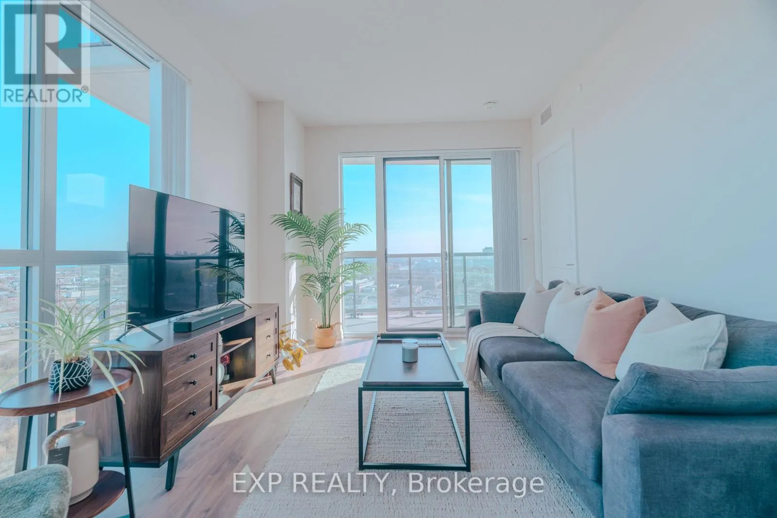 1104 - 50 THOMAS RILEY ROAD