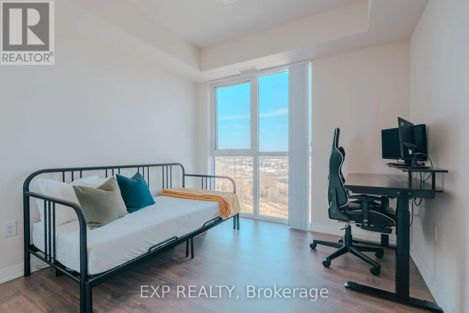 1104 - 50 THOMAS RILEY ROAD
