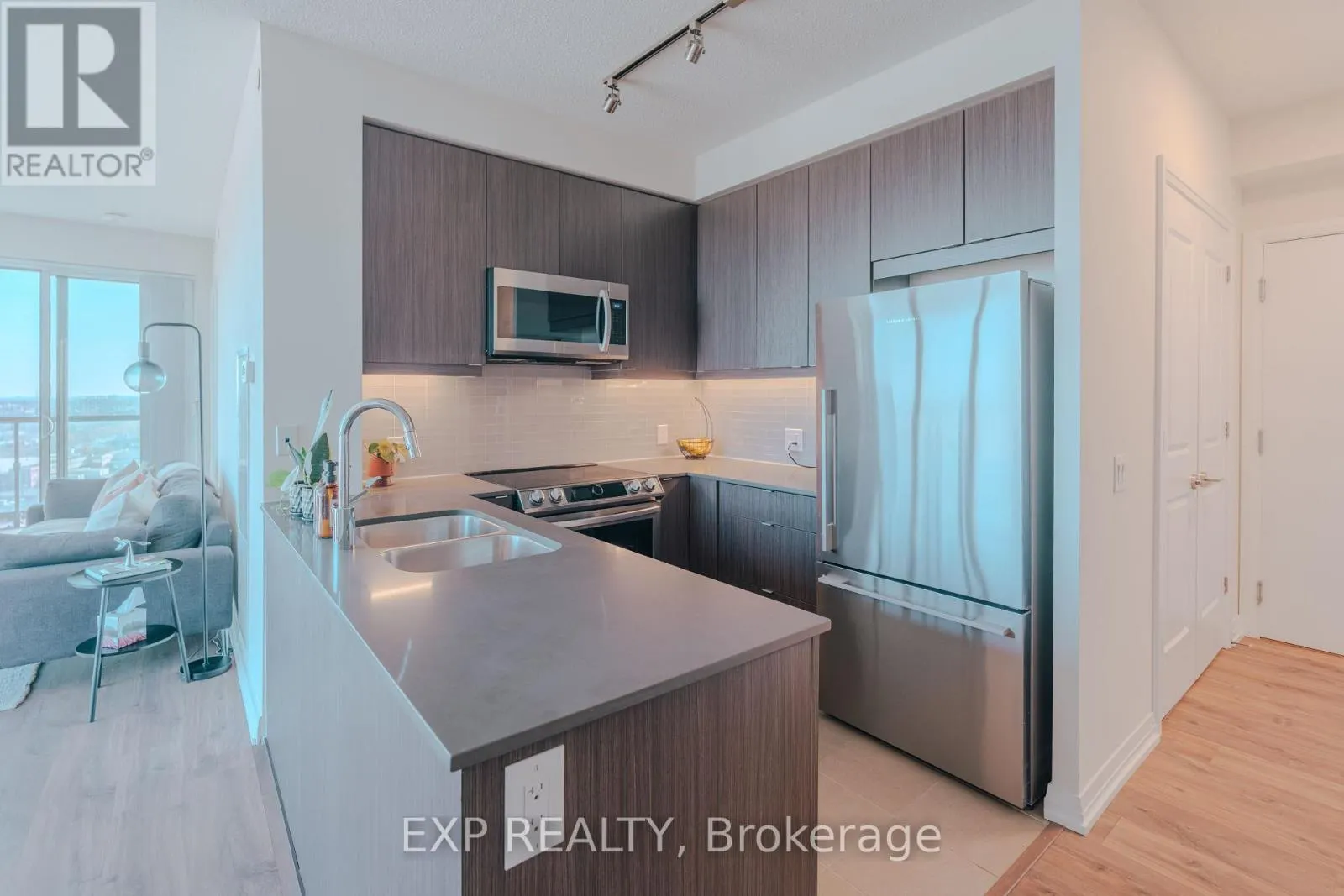 1104 - 50 THOMAS RILEY ROAD