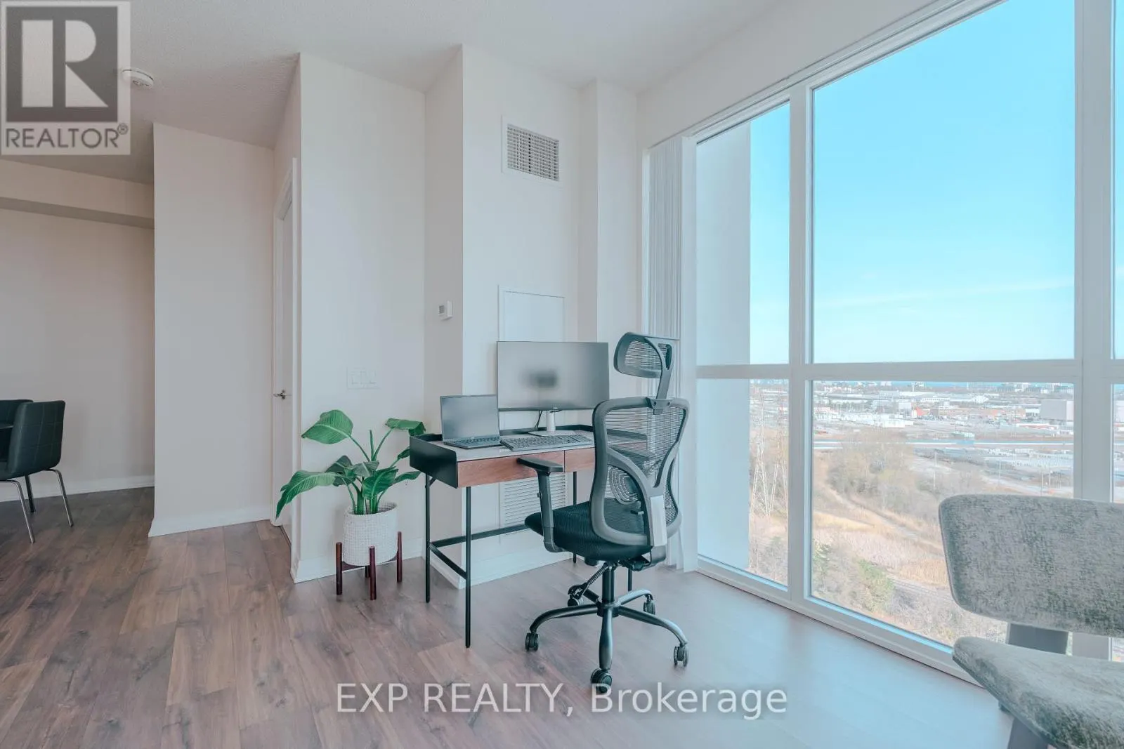 1104 - 50 THOMAS RILEY ROAD