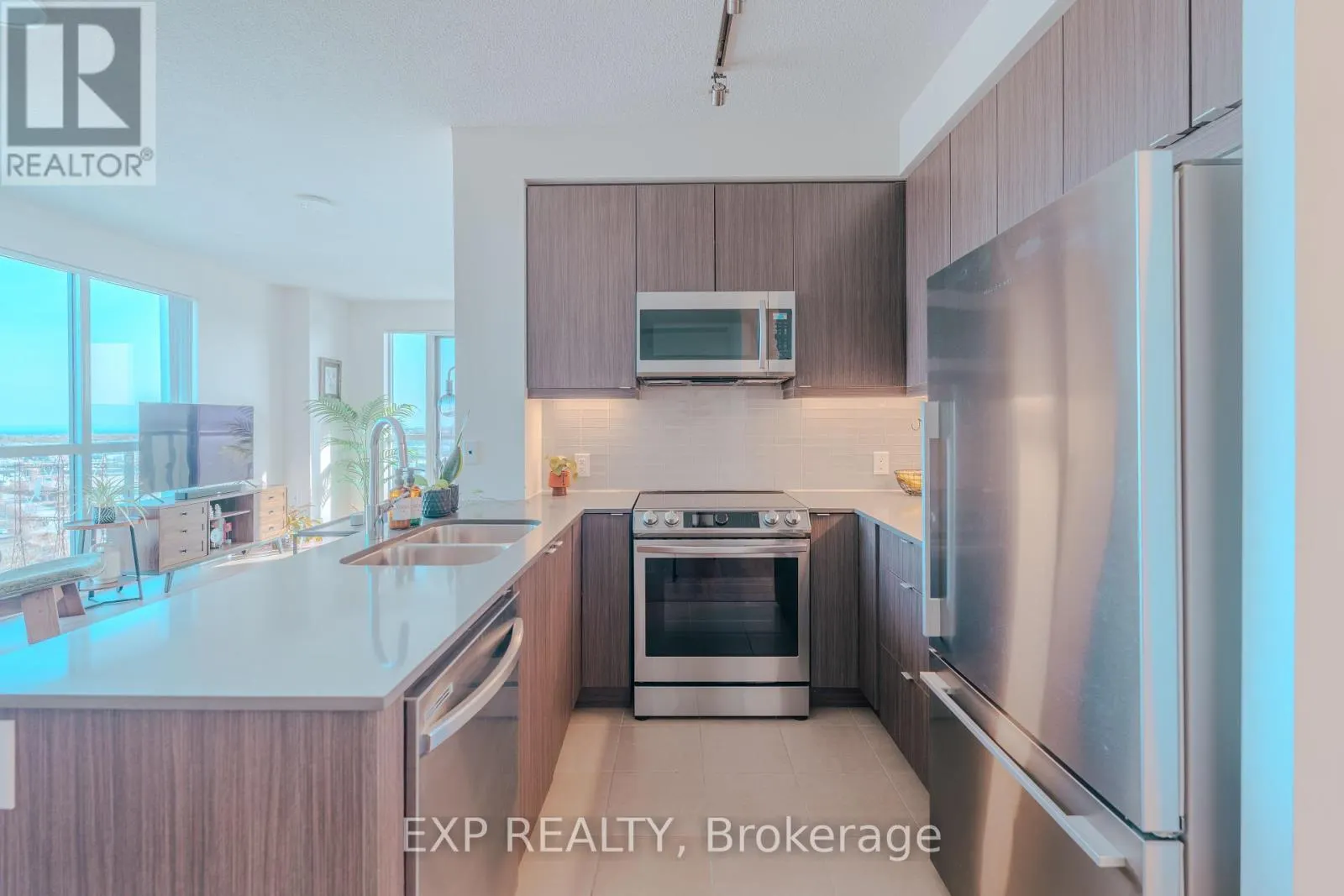 1104 - 50 THOMAS RILEY ROAD
