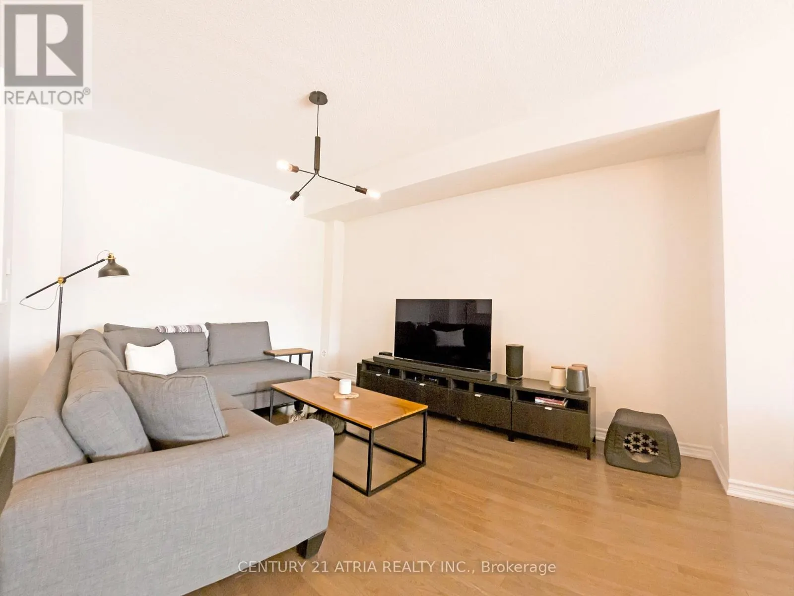 3046 POSTRIDGE DRIVE