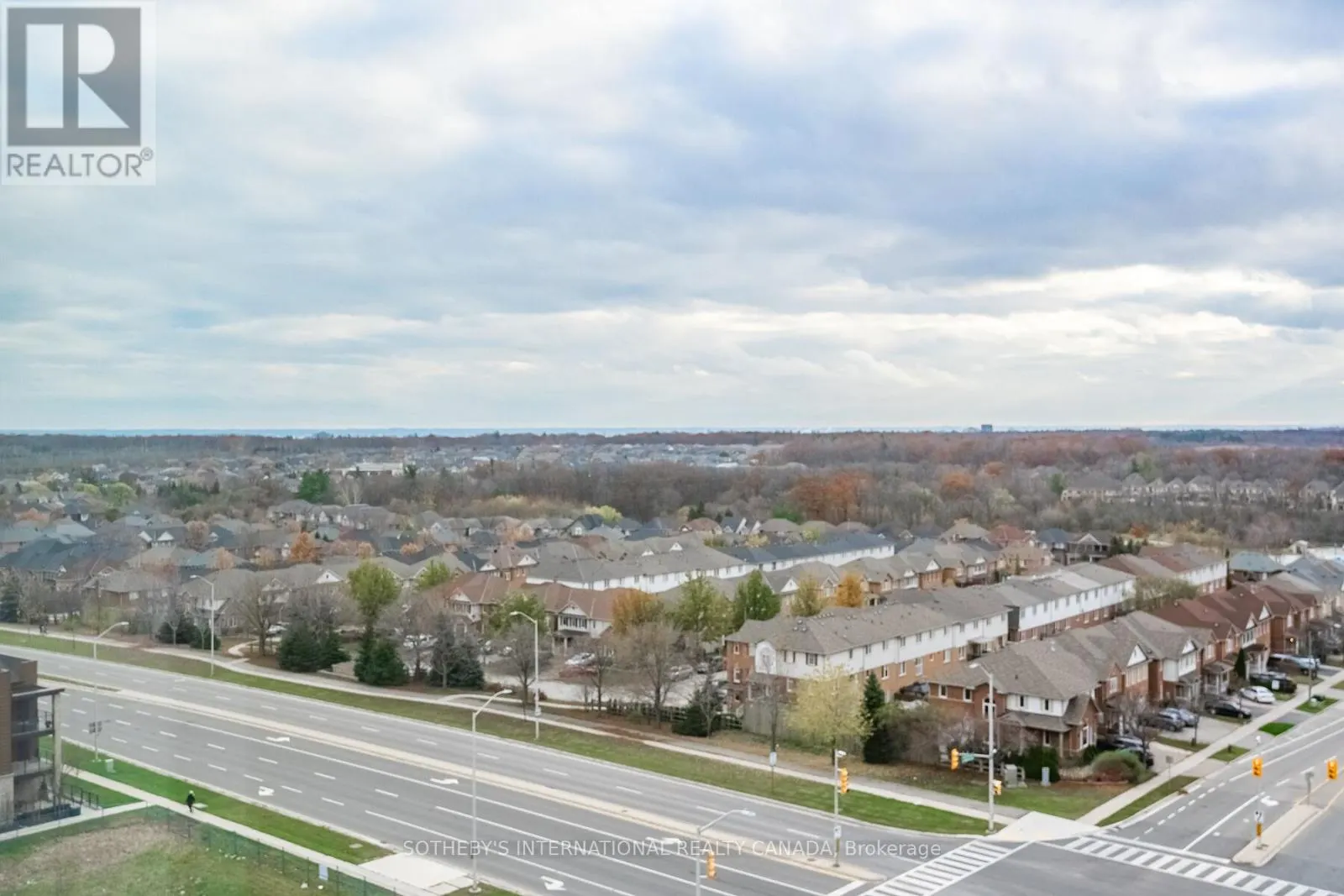 810 - 3005 PINE GLEN ROAD