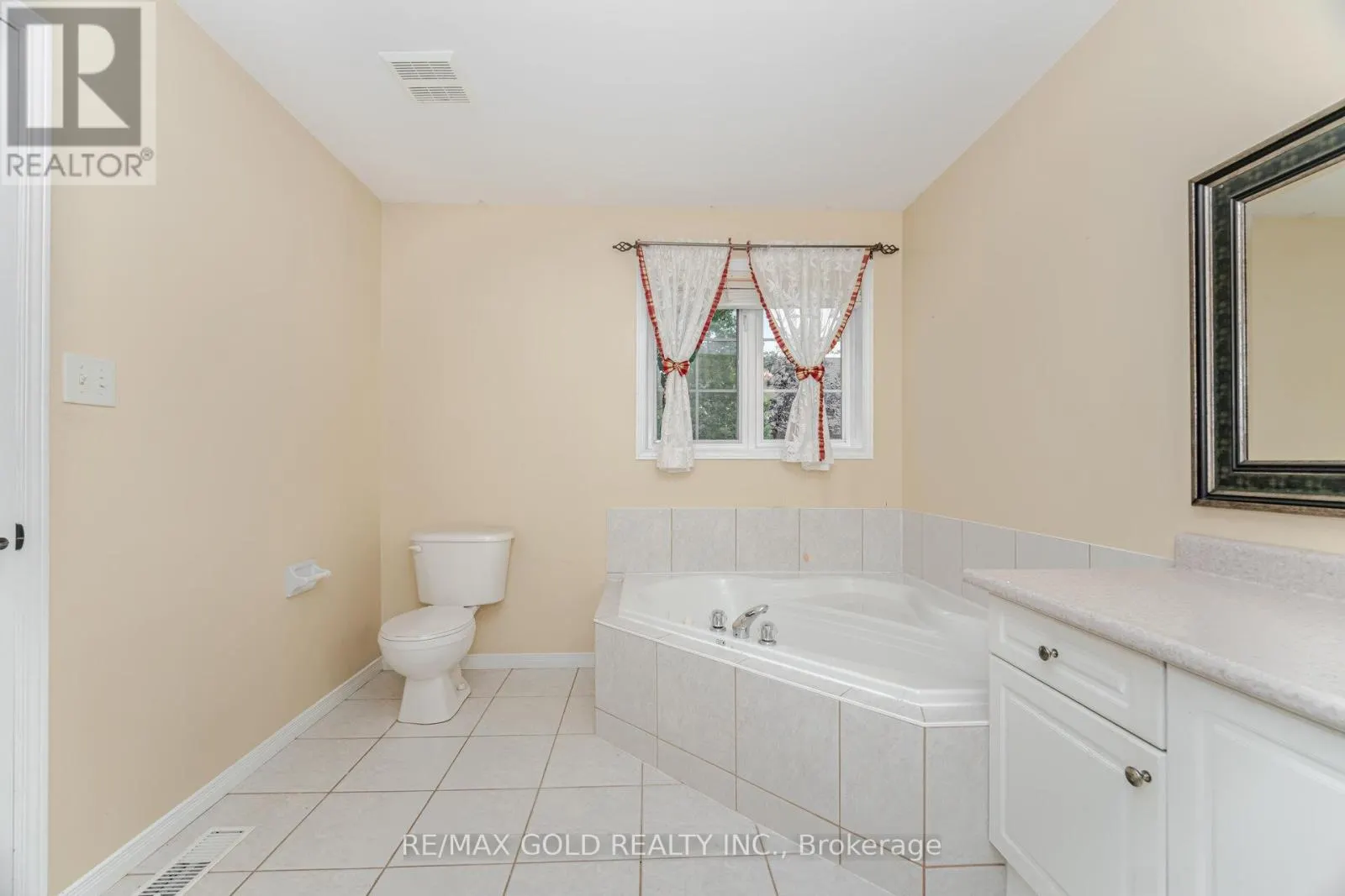 1395 TOBYN DRIVE