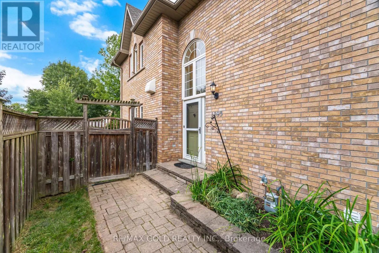 1395 TOBYN DRIVE
