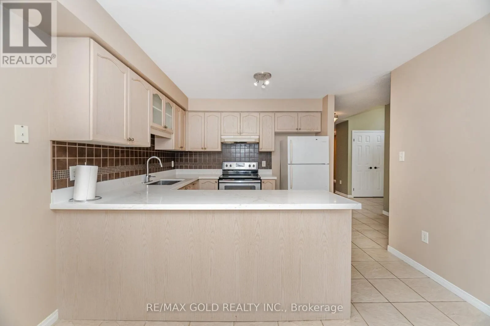 1395 TOBYN DRIVE