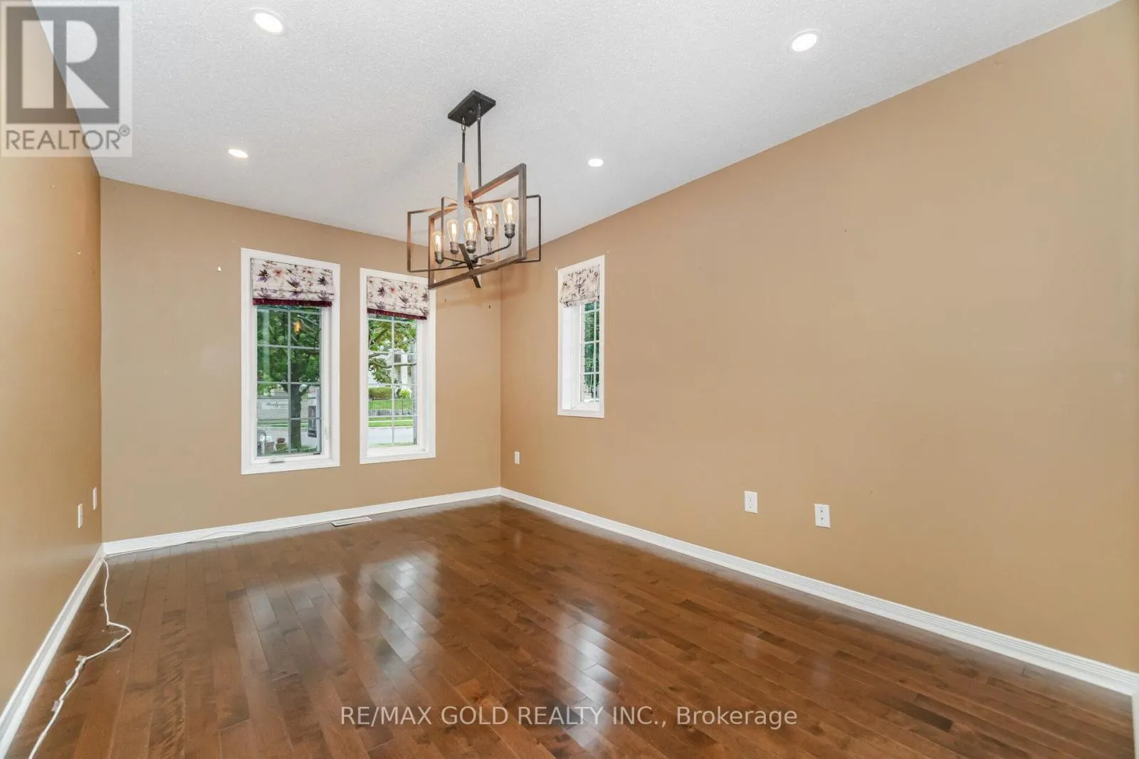 1395 TOBYN DRIVE