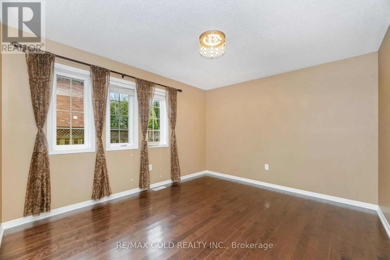 1395 TOBYN DRIVE