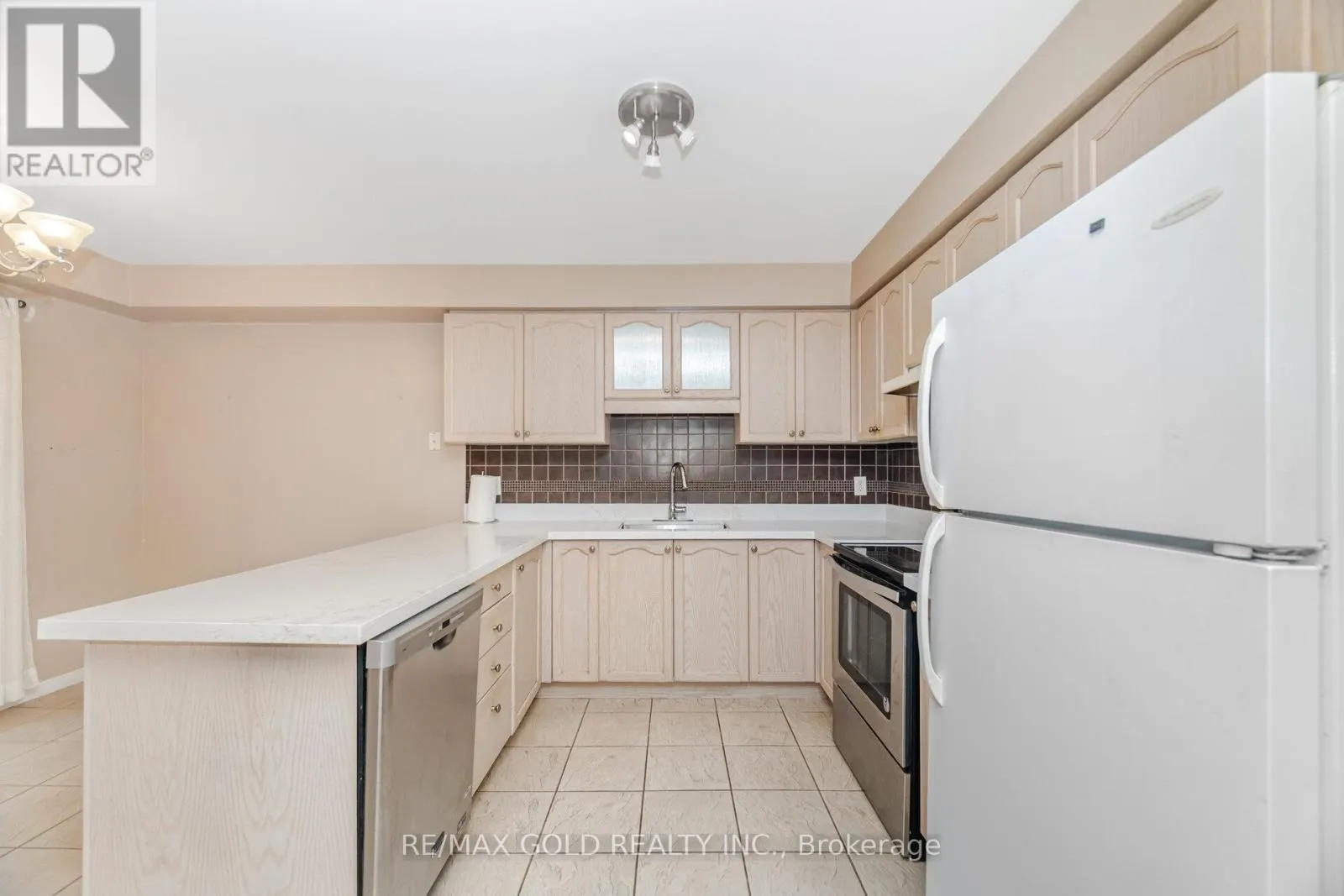 1395 TOBYN DRIVE