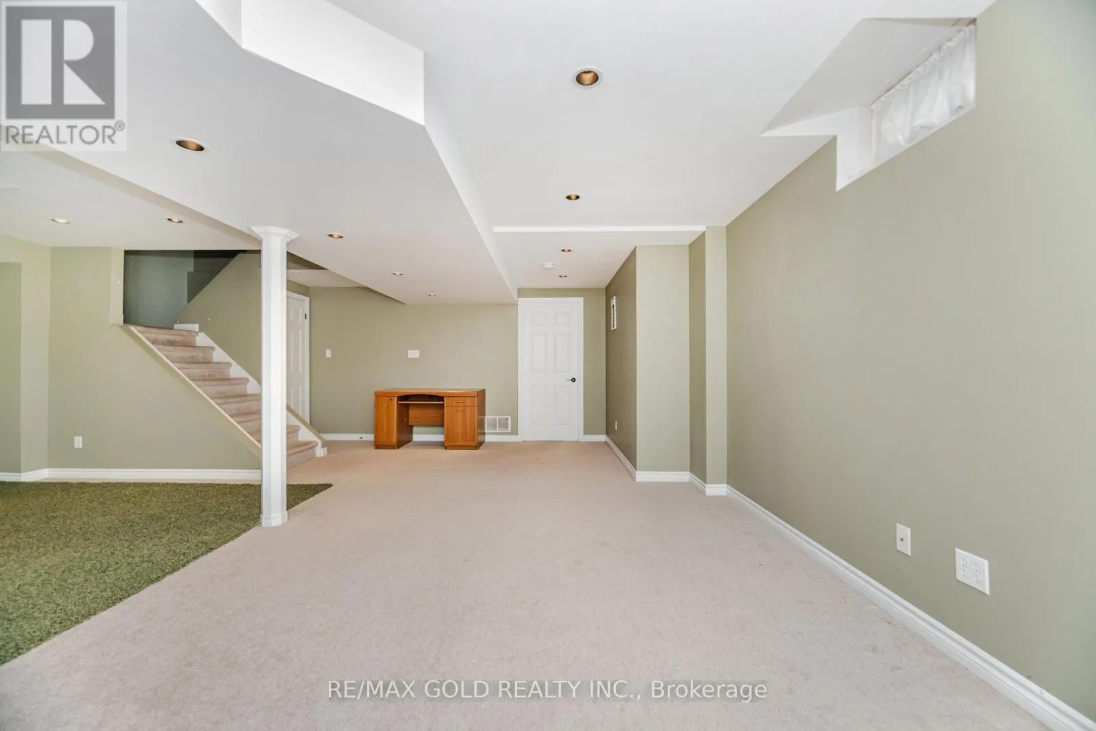1395 TOBYN DRIVE