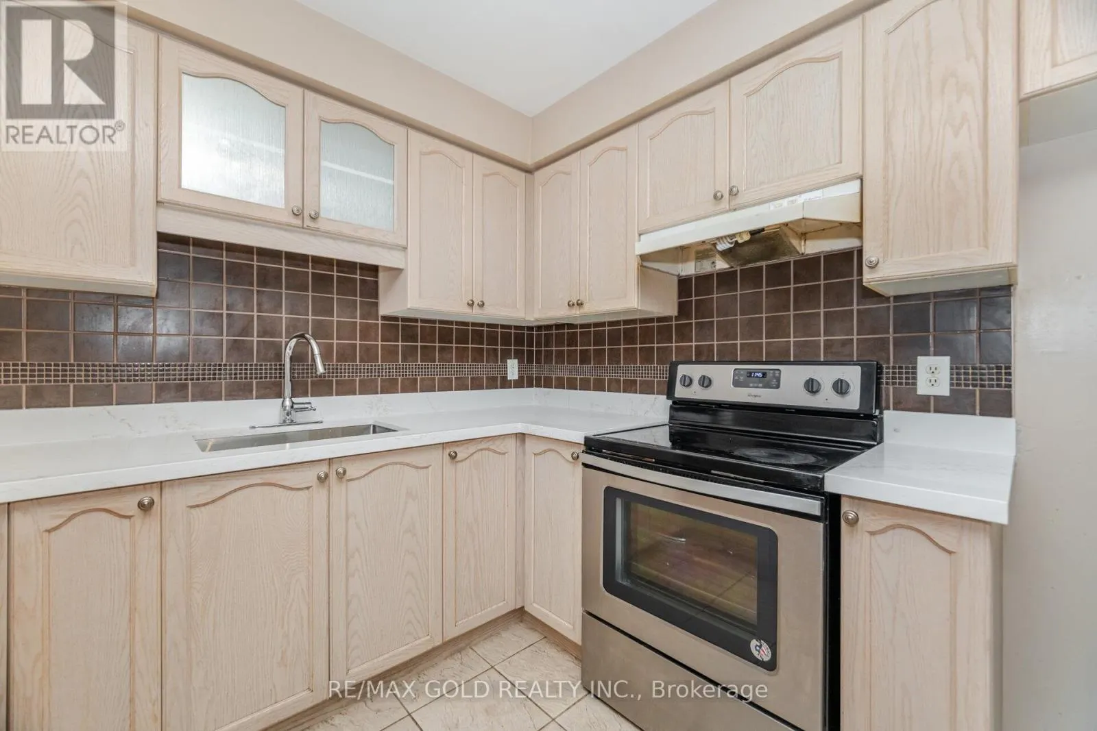 1395 TOBYN DRIVE