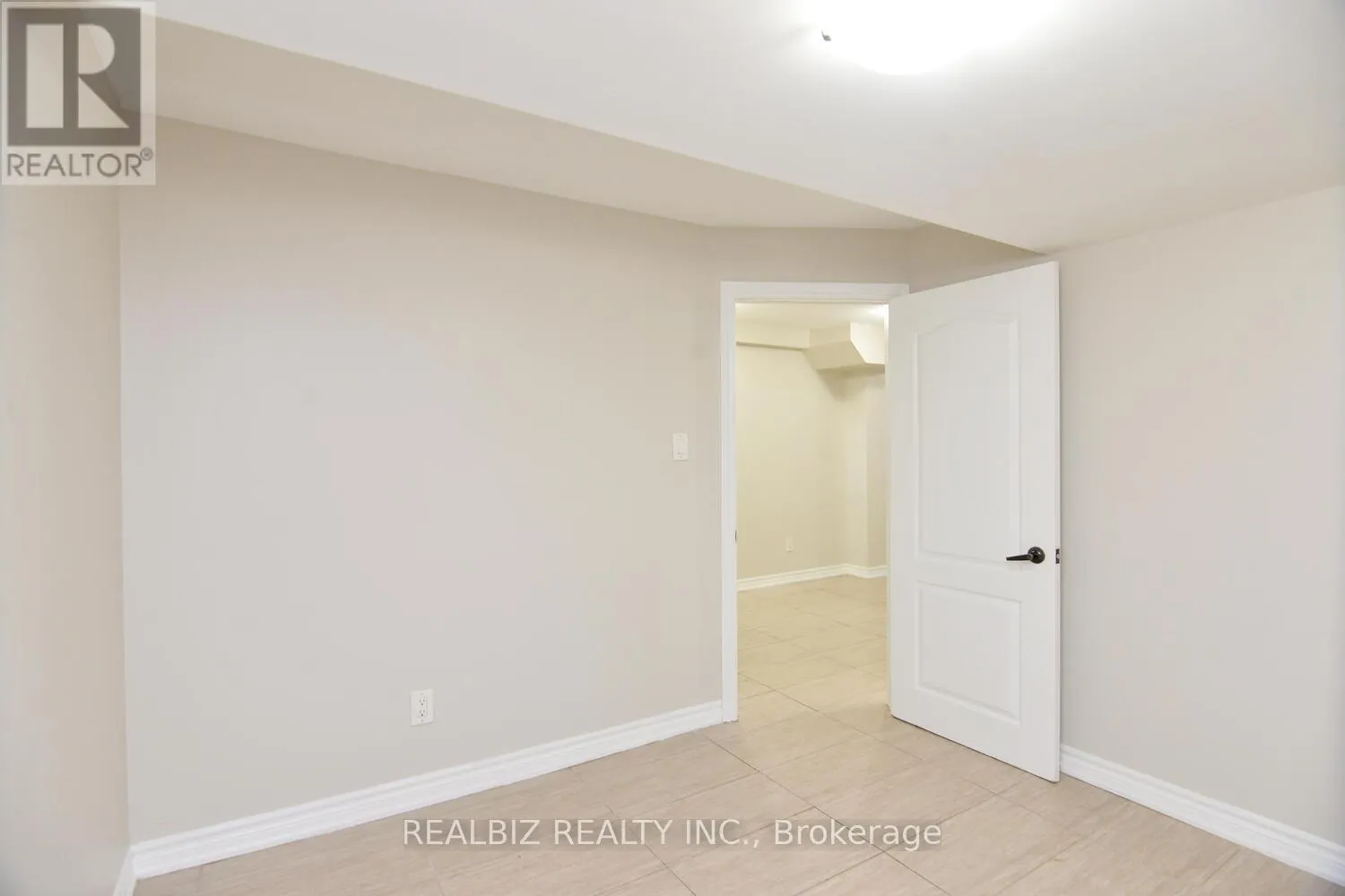 14 HERZBERG GARDENS