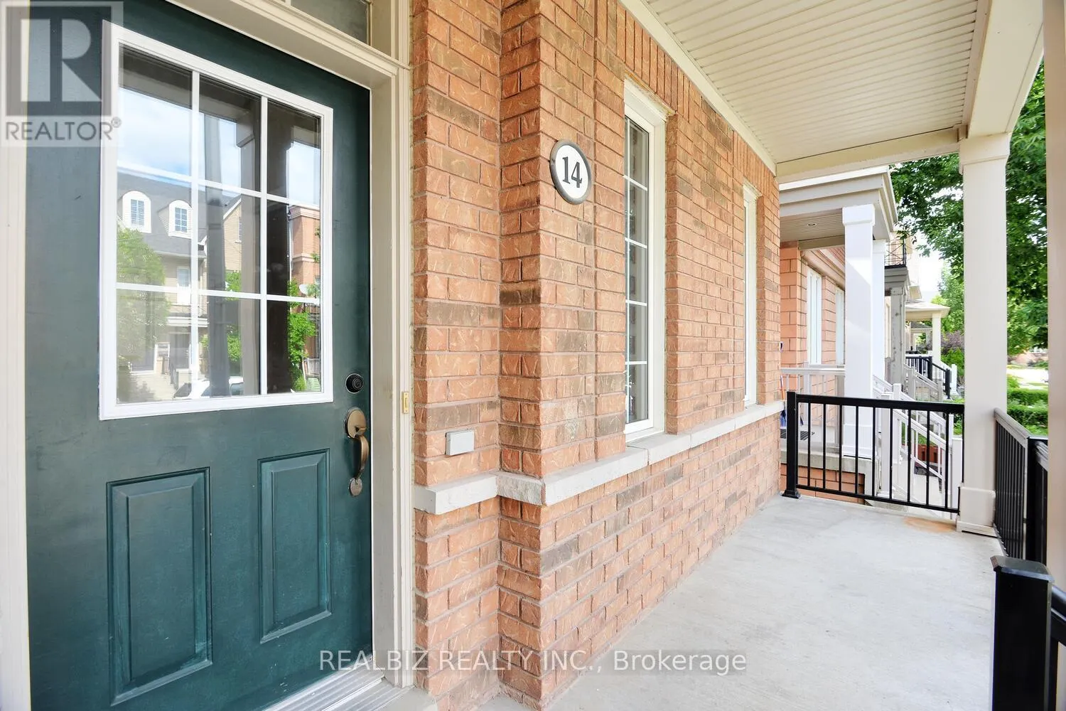 14 HERZBERG GARDENS