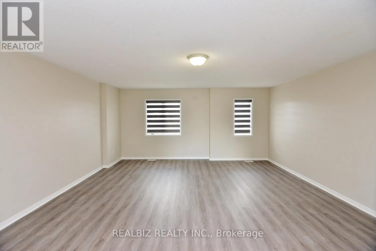 14 HERZBERG GARDENS