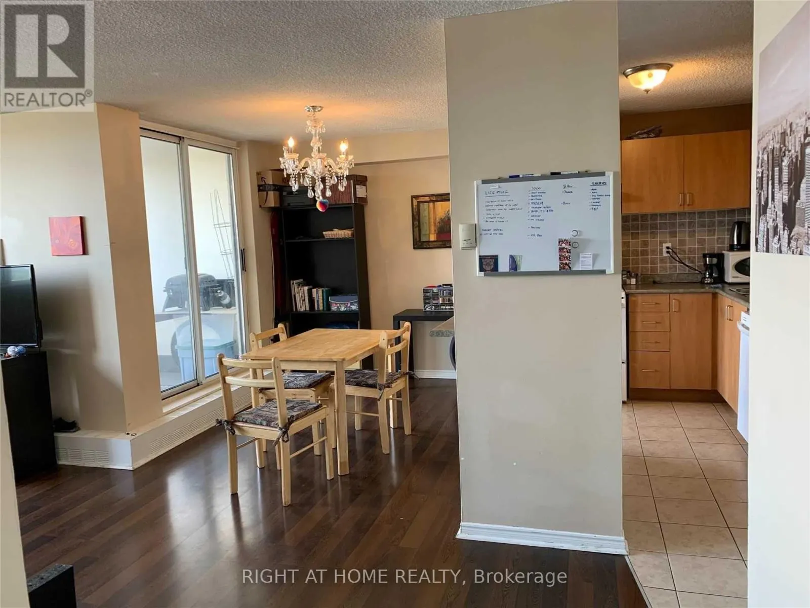 911 - 2900 BATTLEFORD ROAD