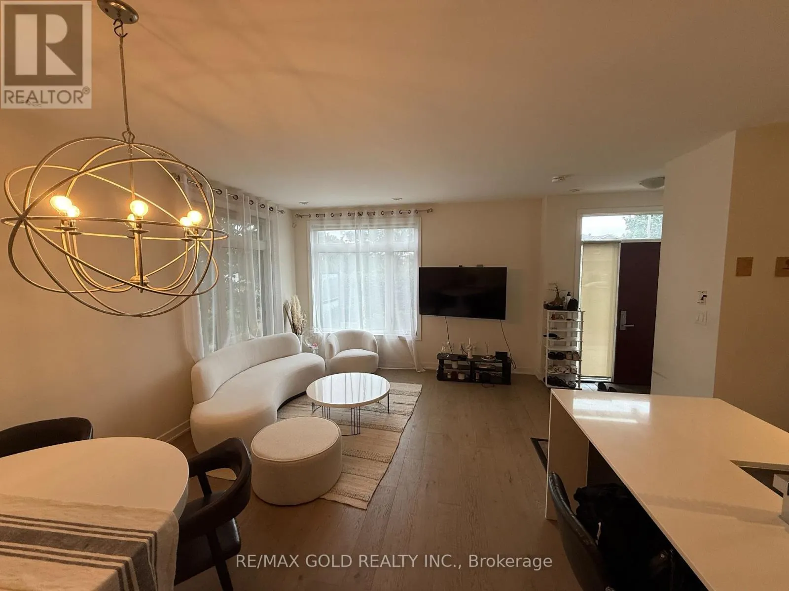 10 - 4050 PARKSIDE VILLAGE DRIVE
