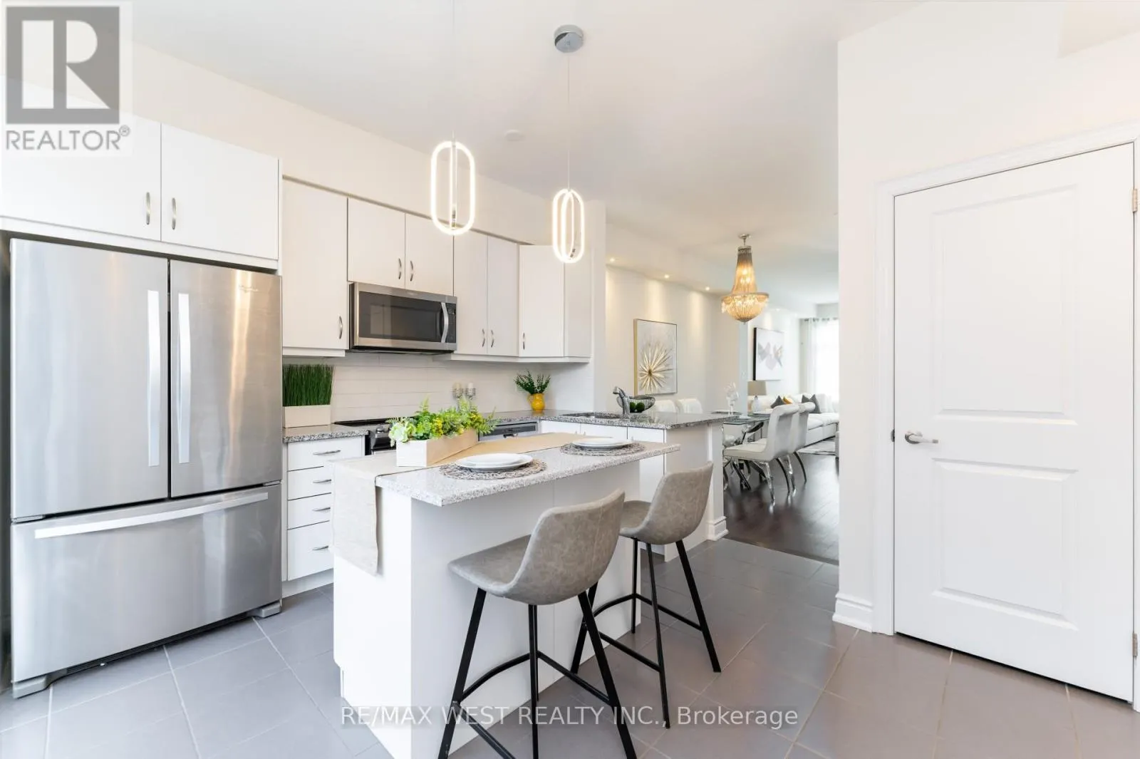 19 - 2172 TRAFALGAR ROAD