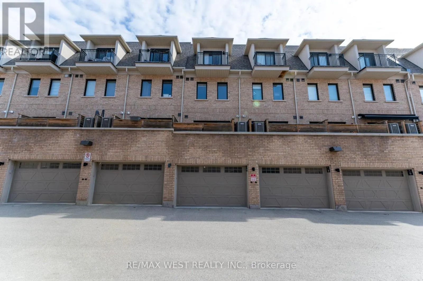 19 - 2172 TRAFALGAR ROAD